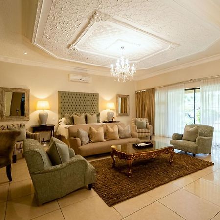 The Victoria Falls Deluxe Suites Exterior foto
